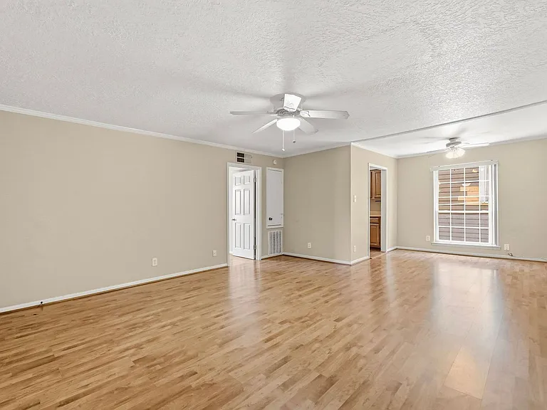 2507 Montrose Blvd #23 — Photo 7