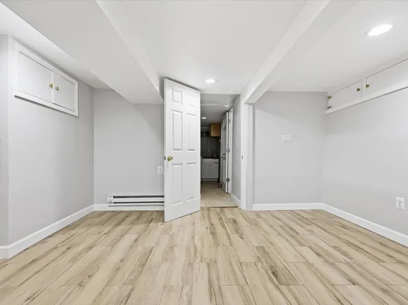 85 Stuyvesant Avenue image 13 of 18