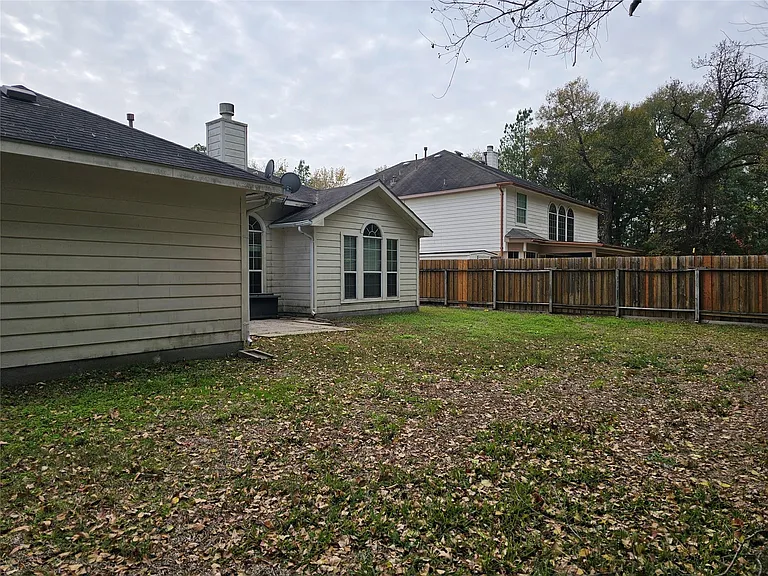 27182 Kings Manor Dr S — Photo 36