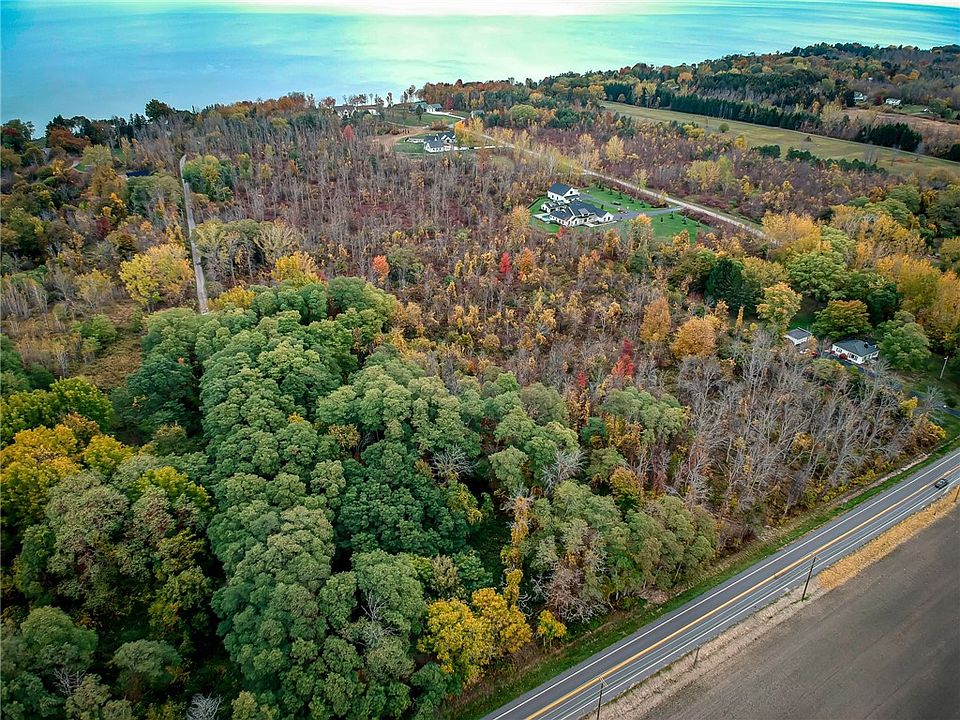 2nd image of 1828 Lake Rd #35