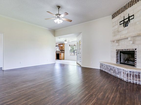 5th image of 2833 Selman Dr