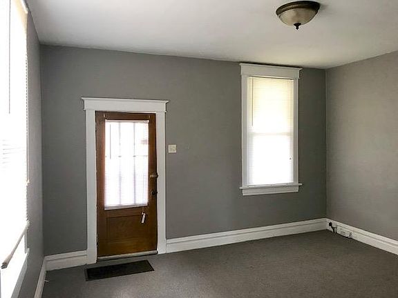 3rd image of 5238 Daggett Ave