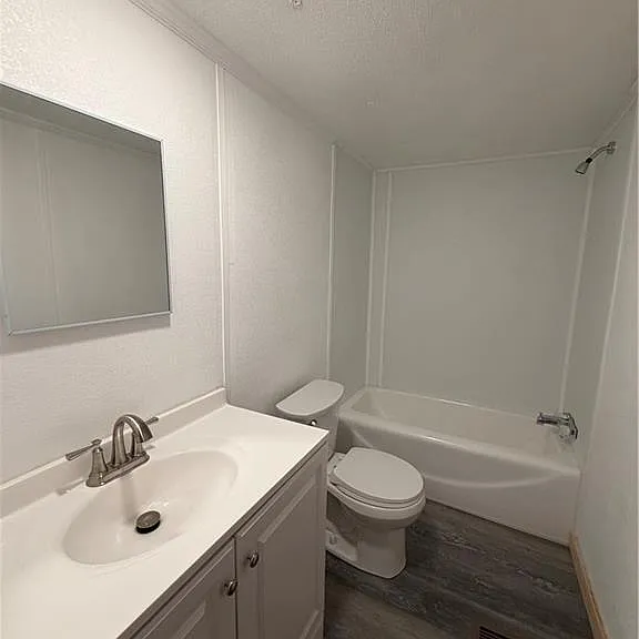 1222 White Dr N #E — Photo 16