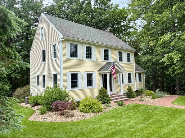 108 Skyview Drive, Pelham, NH 03076