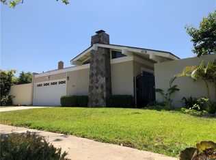 1079 Santa Rosa Ave, Costa Mesa, CA 92626