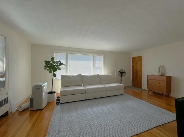 13 Grove St, Belmont, MA