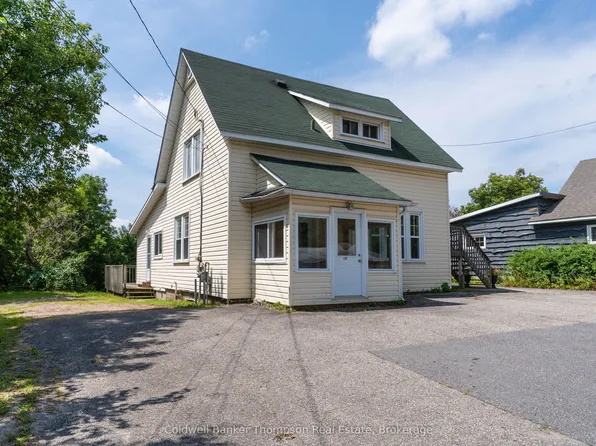 135 Ontario St, Burk's Falls, ON P0A 1C0