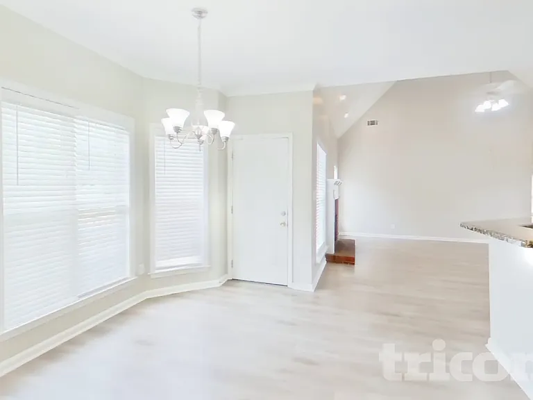 115 Victor Ln — Photo 5