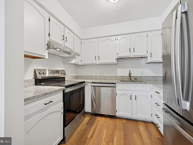 153 Parker Ave #B — Photo 14