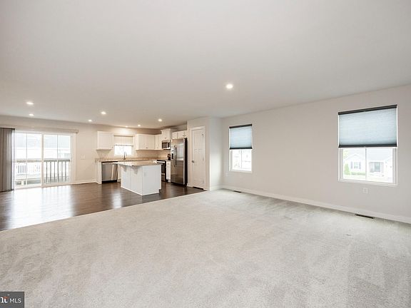 4th image of 245 Folin St