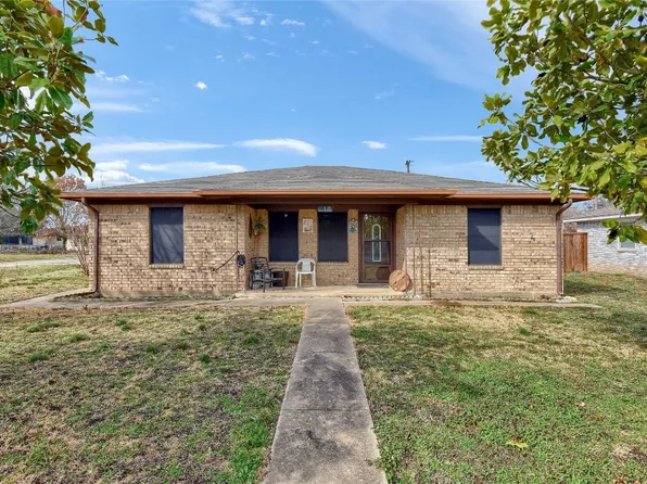712 Maple St, Howe, TX 75459