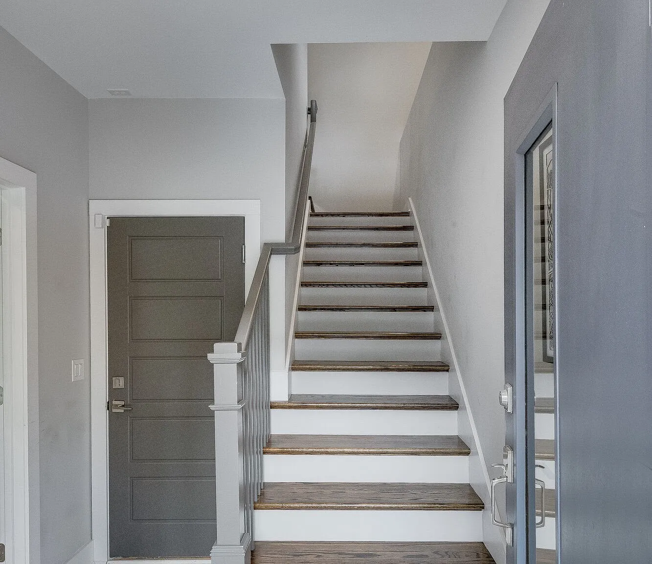 3 bed, 3.5 bath, 1843 sqft, $2,900 — Photo 2