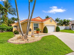 1090 NW 192nd Ave, Pembroke Pines, FL 33029