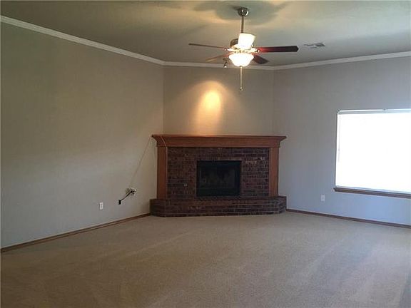 3rd image of 2213 SW 135th Pl