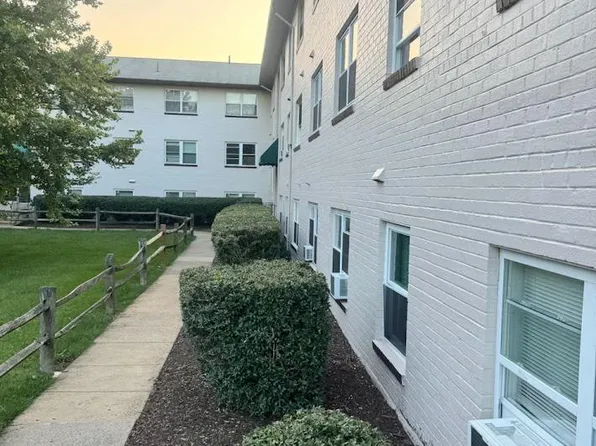8424 Richmond Hwy APT 87, Alexandria, VA 22309