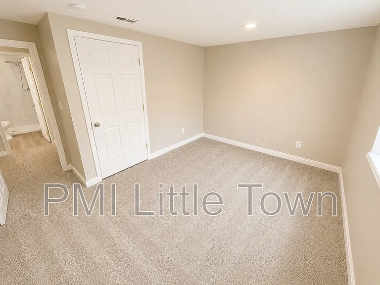 5561 S Cedar St — Photo 33