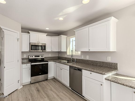 3rd image of 232 W LINCOLN Avenue