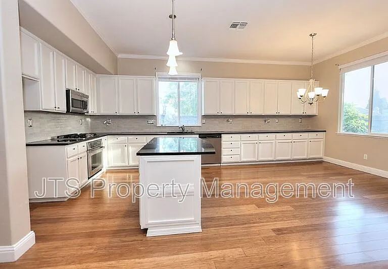 2040 San Esteban Cir — Photo 18