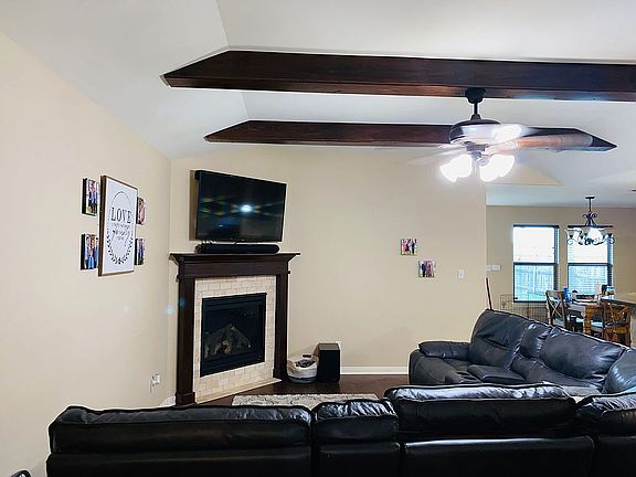2nd image of 302 Tuscany Dr