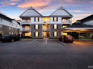 9102 Spring Creek Ln, O'Fallon, MO 63368