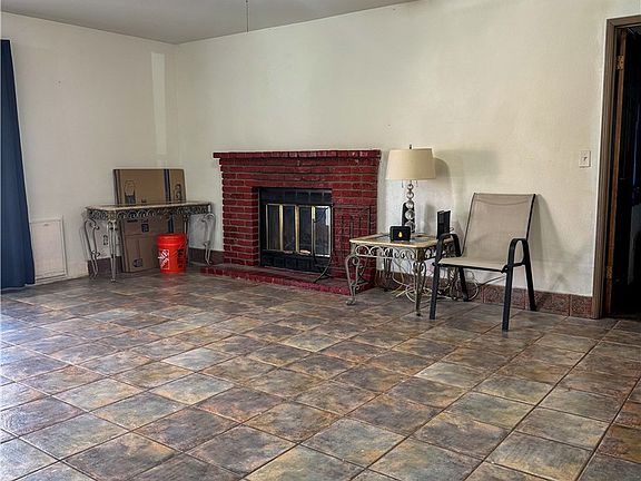 3rd image of 1251 Herzel Ave