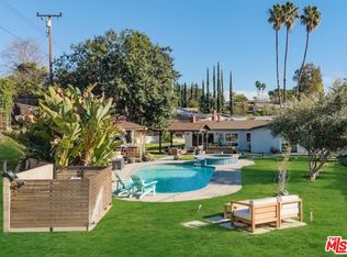 26255 Hatmor Dr, Calabasas, CA 91302