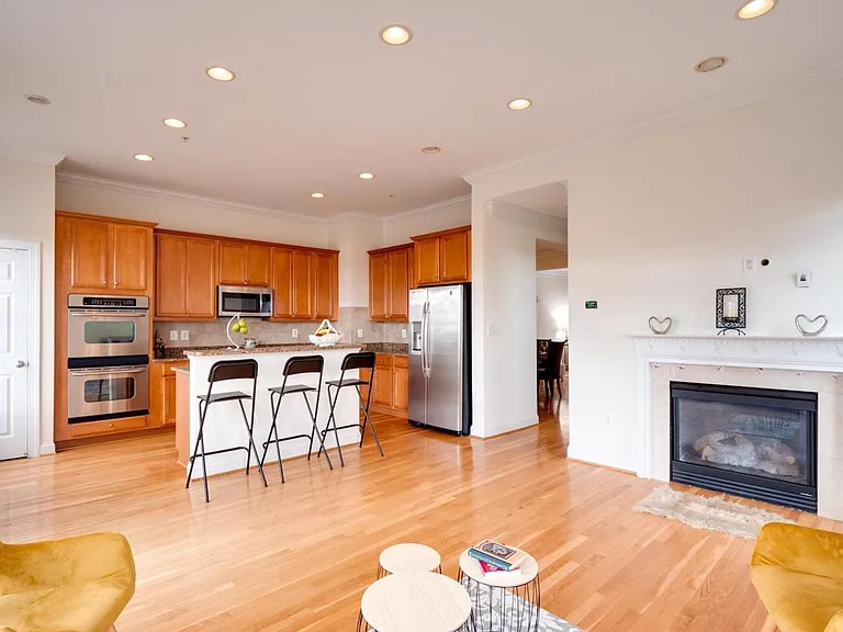 3510 Goddard Way — Photo 9