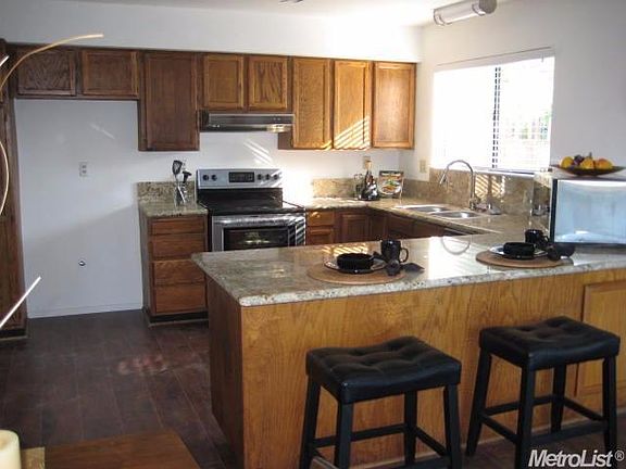 2nd image of 1124 Vinci Ave