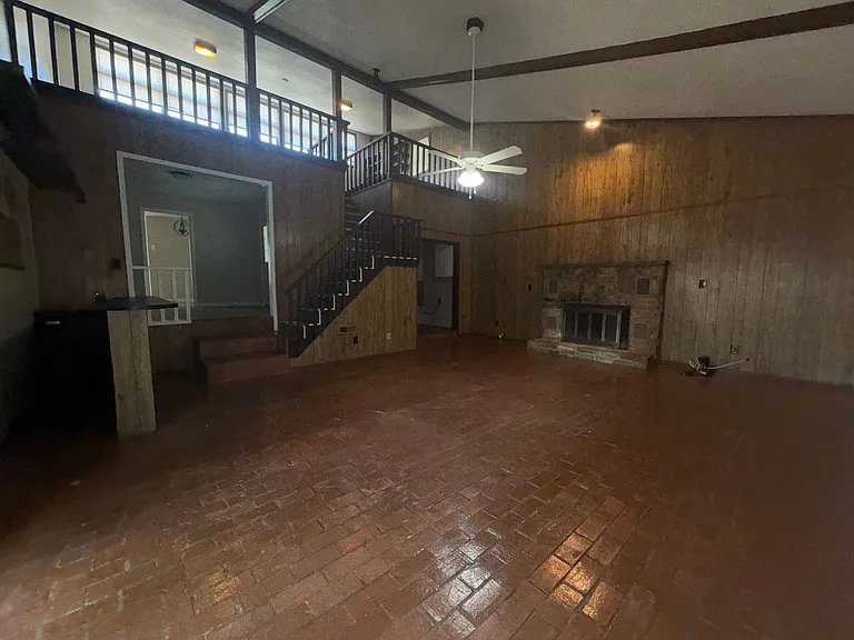 41 Central Ln — Photo 12