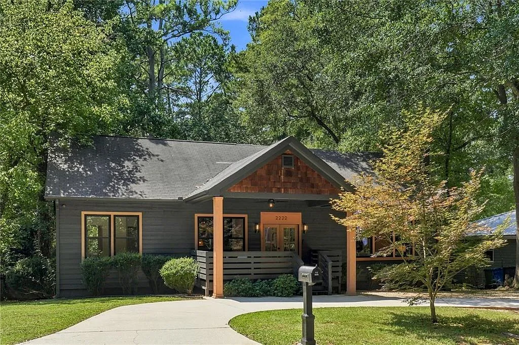 4 bed, 3.5 bath, 1960 sqft, $4,600 — Photo 1