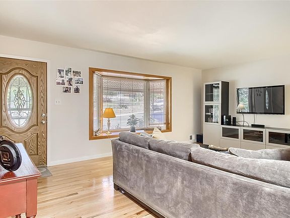 4th image of 2724 S Zurich Ct