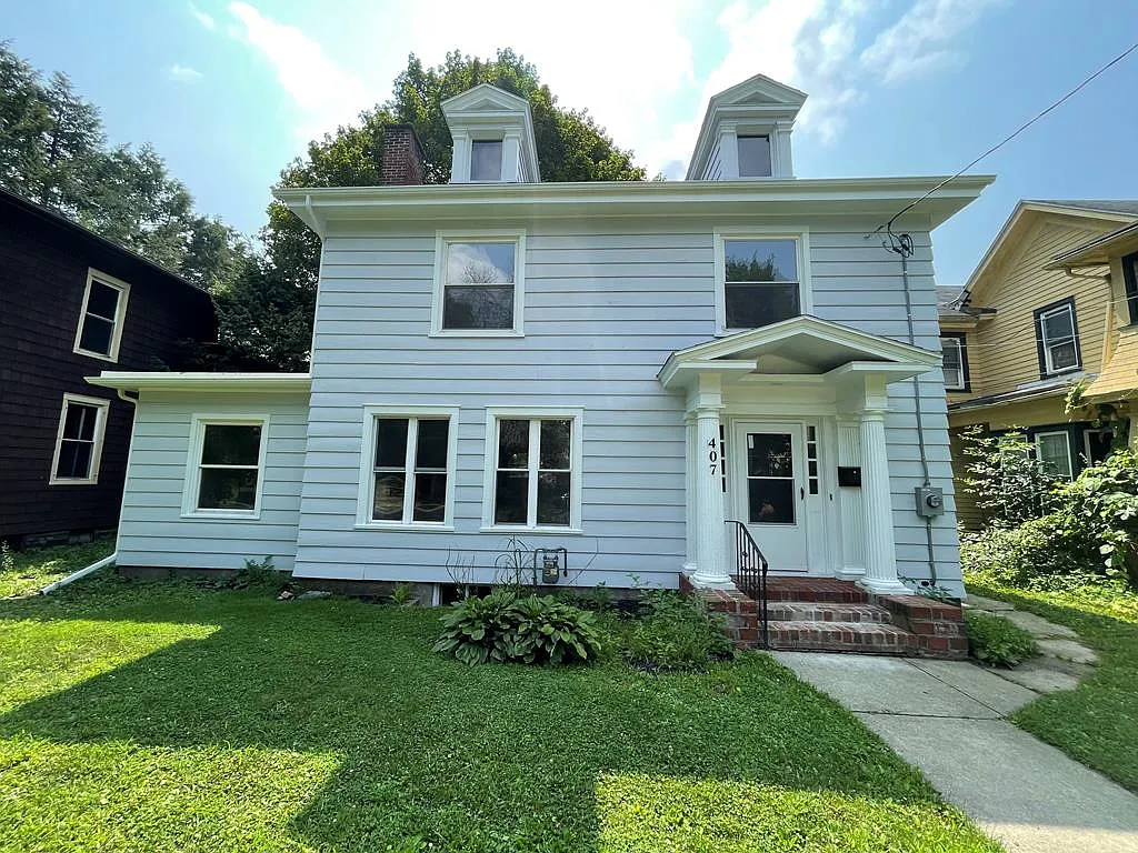 407 W Clinton St photo 1