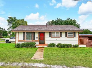 221 N Orient St, Cordell, OK 73632