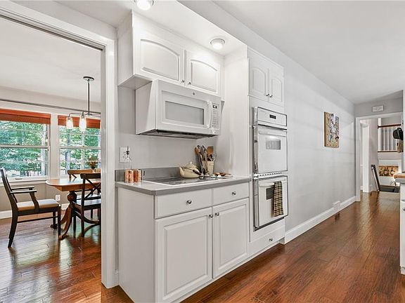 2nd image of 1040 Colony Dr