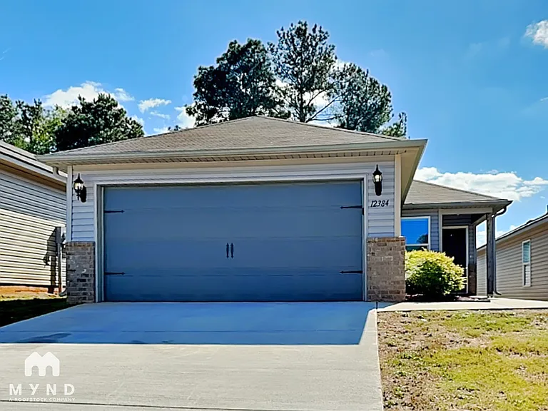 12384 Waterbury Dr — Photo 1