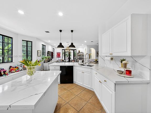 5th image of 1506 Passion Vine Cir #233