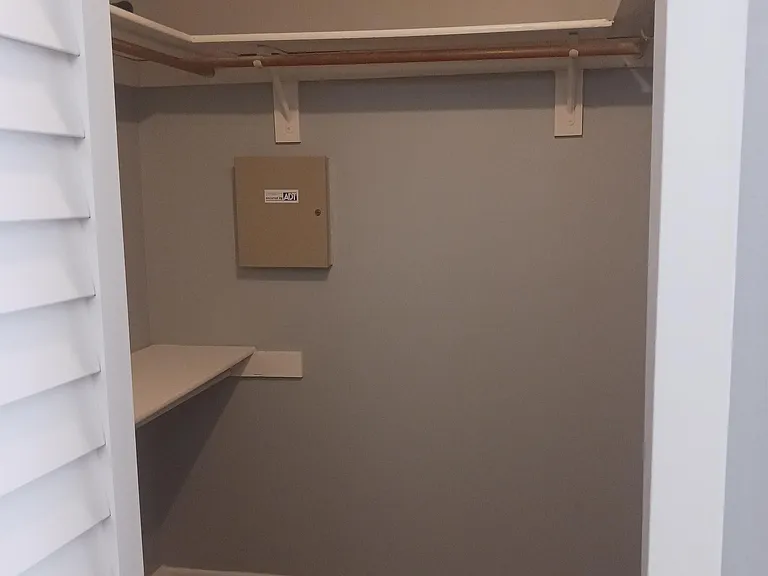 7706 Covedale Dr — Photo 11