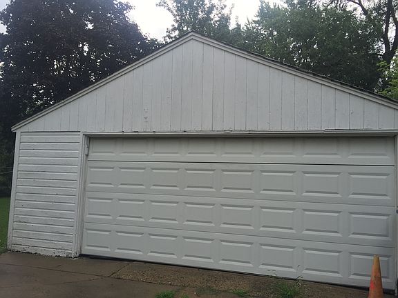 2.5 car garage