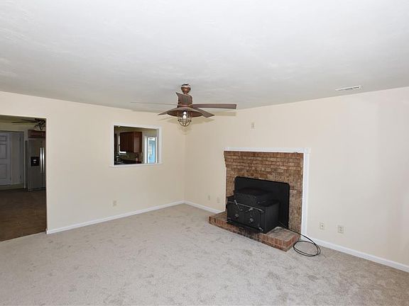4th image of 905 Glenridge Ct