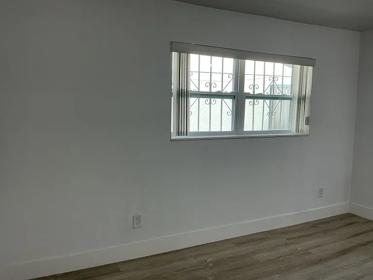 2605 Avenue F — Photo 7