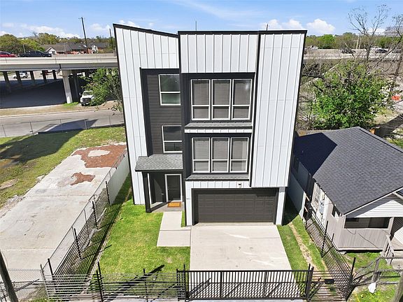 3rd image of 3411 Nance St