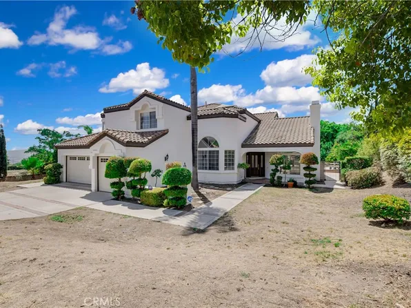 6774 Church St, Highland, CA 92346