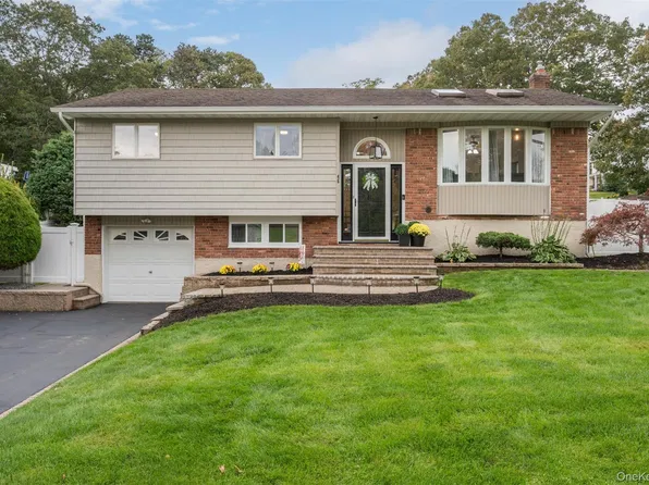 46 Parnell Drive, Smithtown, NY 11787