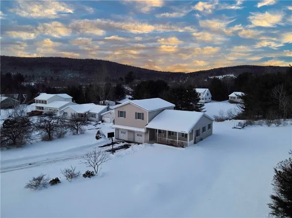 112 Central Dr, Oneonta, NY 13820