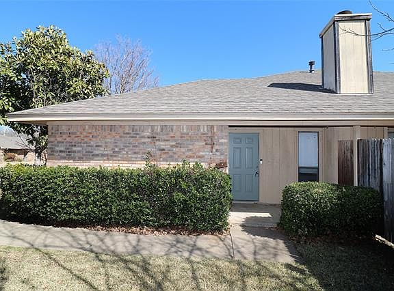 3rd image of 2304 Kingsford Ct