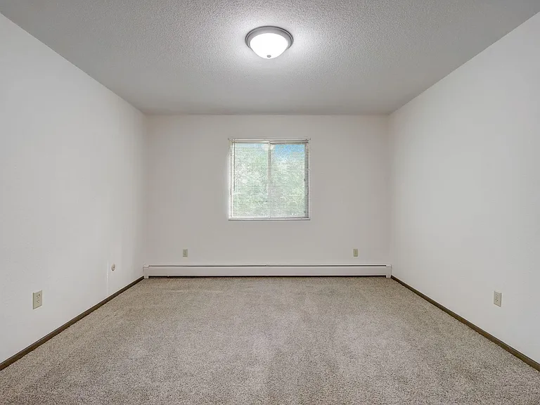Rose 8 Estates — Photo 19