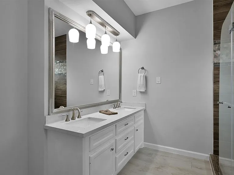 13527 Summer Hill Dr — Photo 14