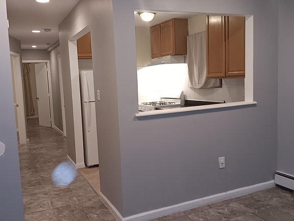 3rd image of 6915 Hillmeyer Ave Floor 1