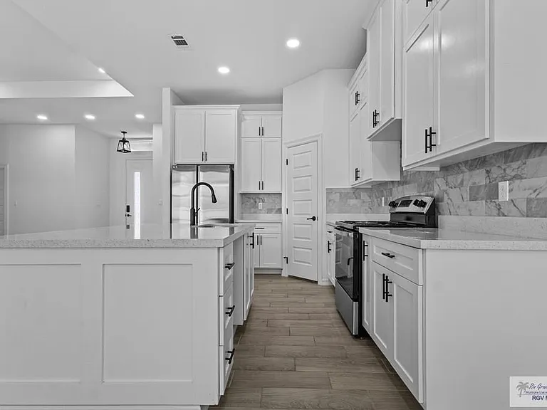 111 Hope Dr — Photo 5