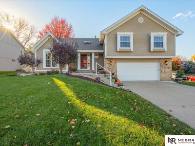 820 Oakland Ln, Papillion, NE, 68046
